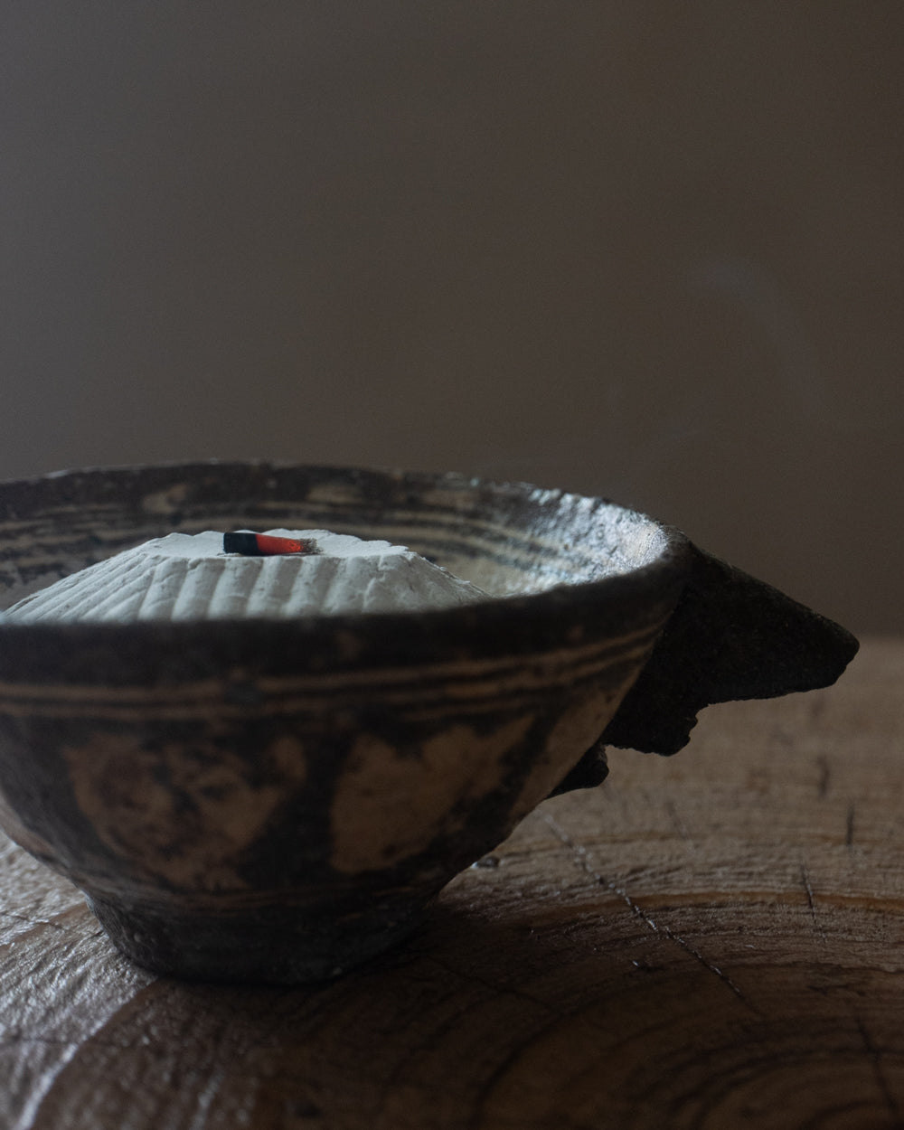 白灰・焚香用底灰