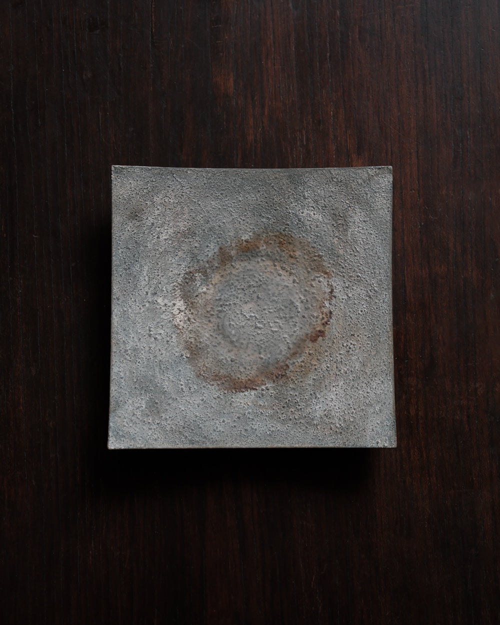 角皿・錫白蒔地