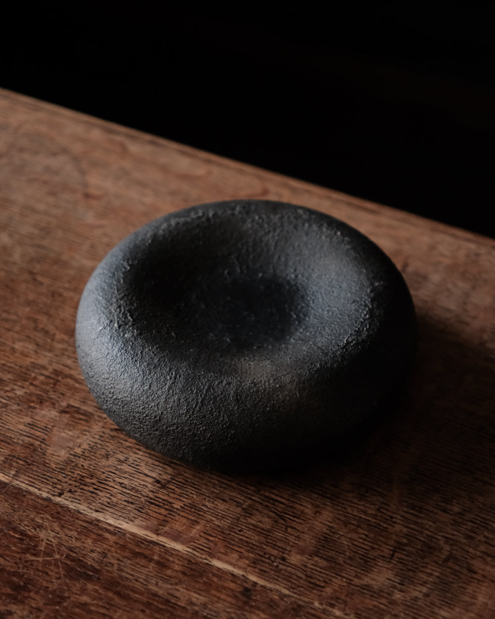 丸皿・黑蒔地