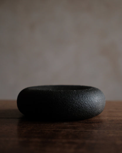 丸皿・黑蒔地