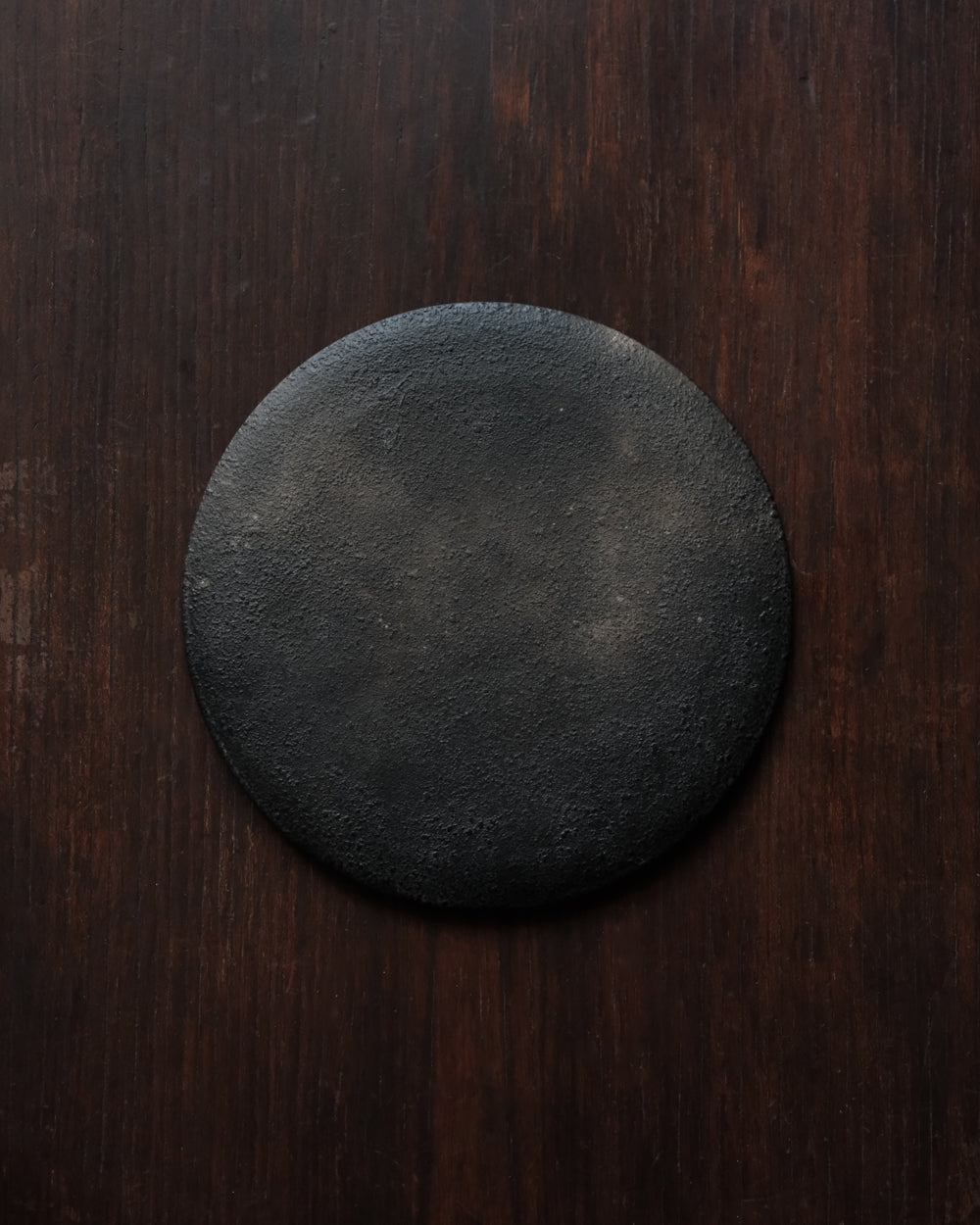 圓盤・黒蒔地 / 25cm
