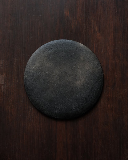 圓盤・黒蒔地 / 25cm