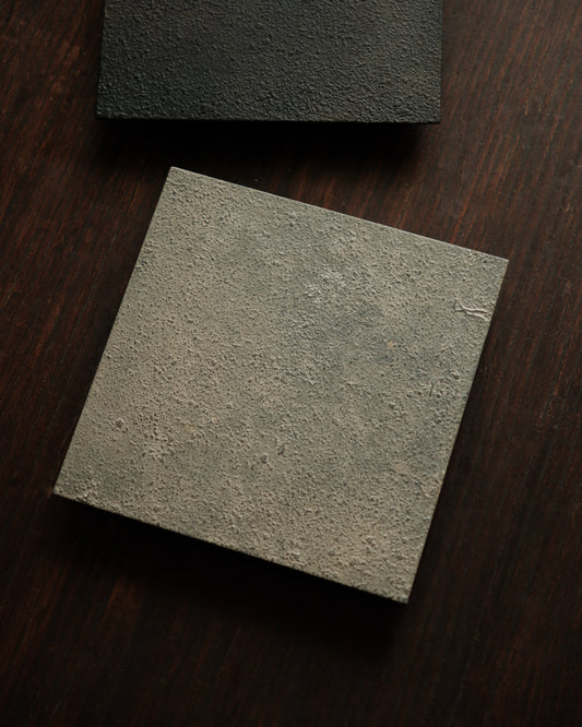 正方形角盤・錫白蒔地 / 18cm